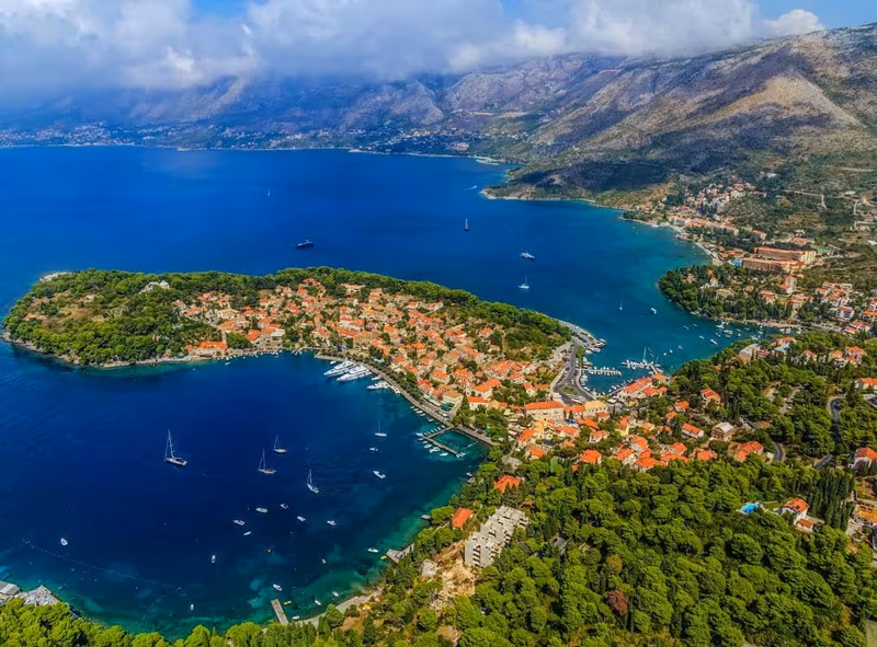Map showing bus line 10 route between Dubrovnik and Cavtat, Croatia along the coast