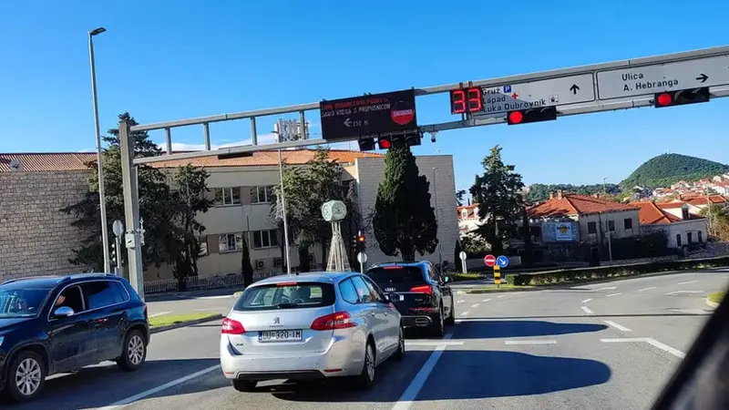 Dubrovnik limited traffic zone sign near old town
