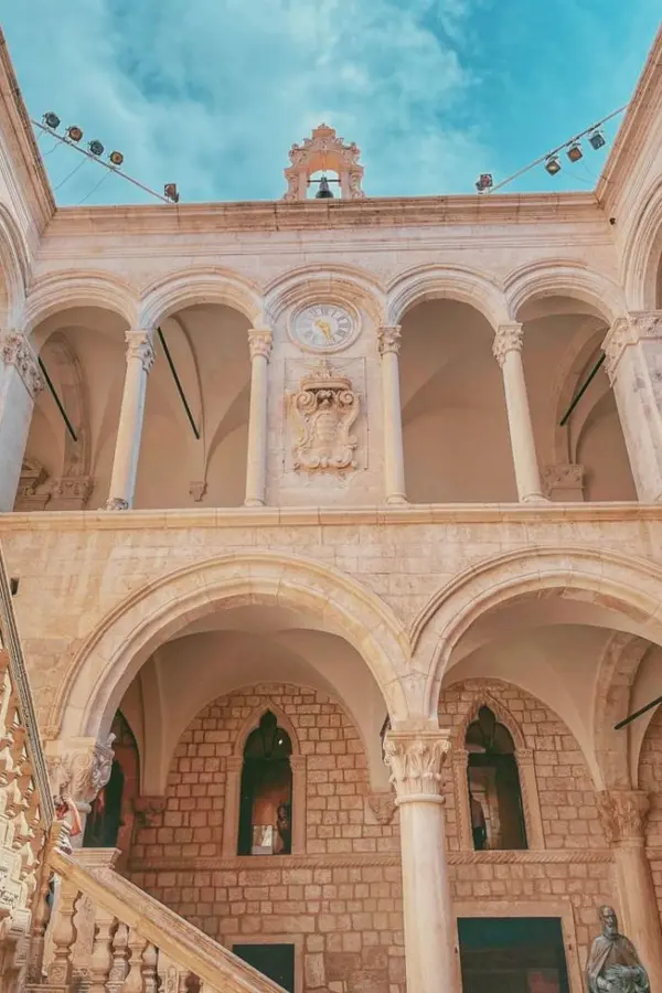 Inner courtyard with the statue of Miho Pracat at Rector's Palace.