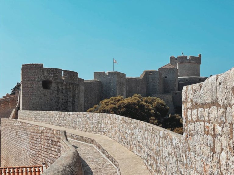 Walking Dubrovnik City Walls—2023 Guide | Kompas.hr